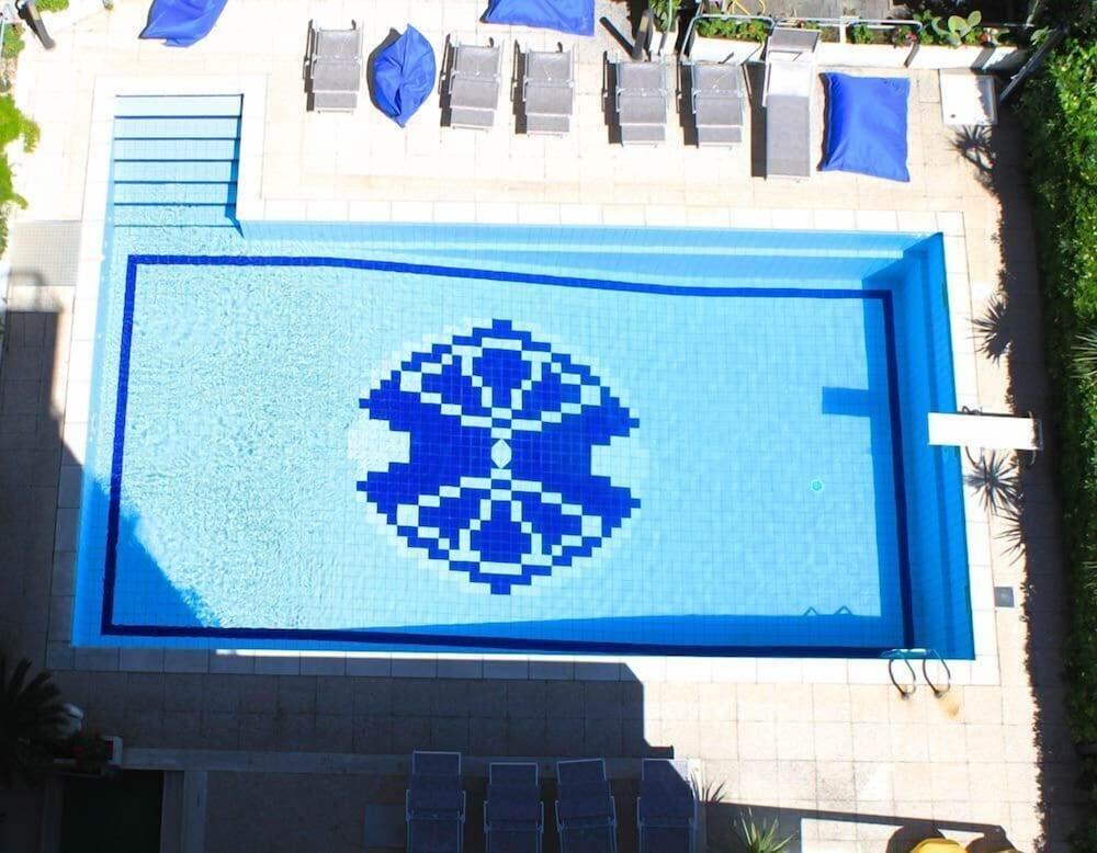 Hotel Astor Alba Adriatica Bagian luar foto