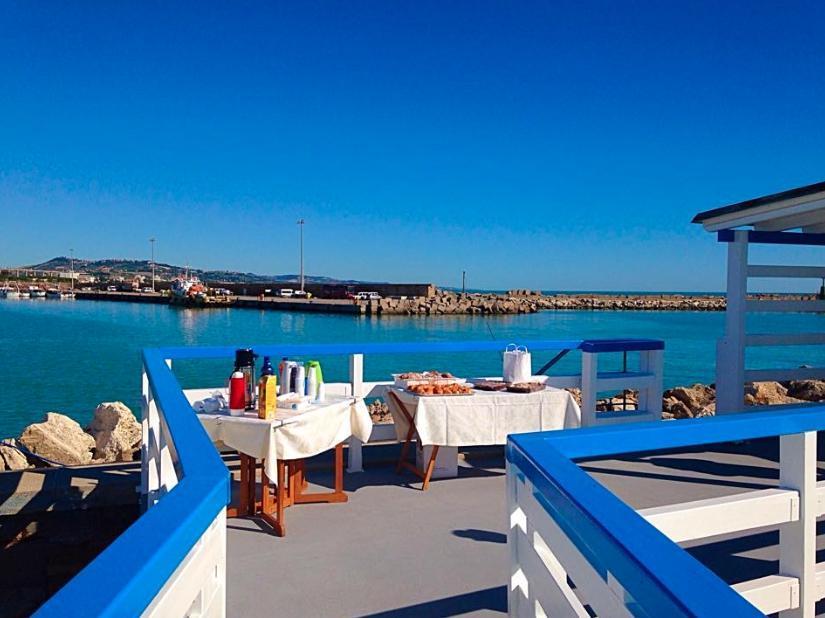 Hotel Astor Alba Adriatica Bagian luar foto